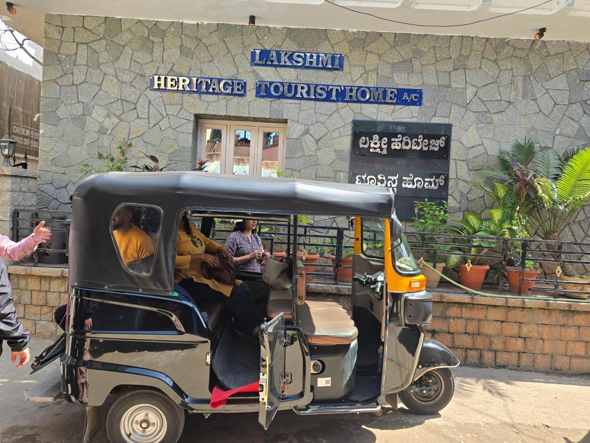 Lakshmi Heritage Tourist Home Hampi Exterior foto